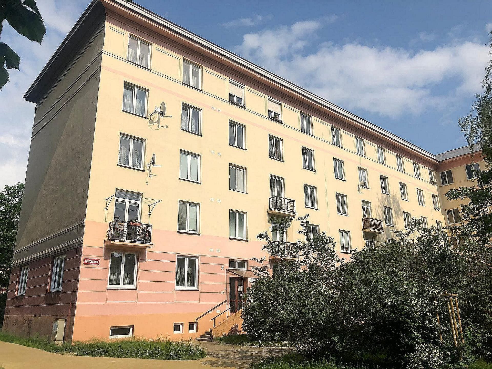 Pronájem cihlového bytu 2+1 v Plzni na Slovanech